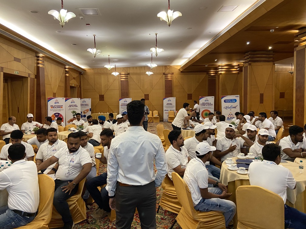 indoor scavenger hunt