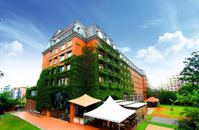 Top Spots for Team Building Activities in Bangalore