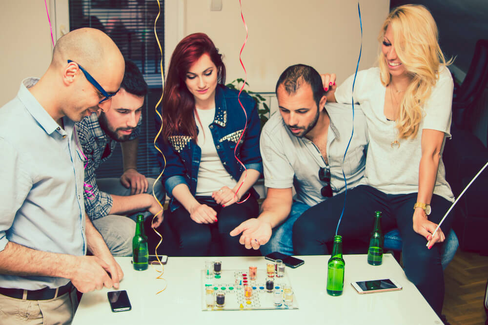 Business Simulations vs Generic Team Games